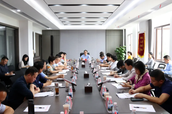 區(qū)人大常委會(huì)“學(xué)黨史 促擔(dān)當(dāng) 開新局”旅游課題調(diào)研座談會(huì)在廣旅集團(tuán)召開