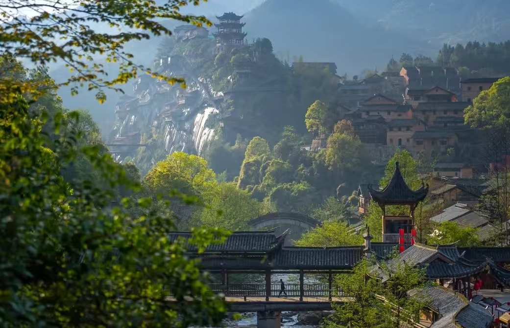 點(diǎn)贊！廣信區(qū)望仙谷景區(qū)入選2024年“風(fēng)景獨(dú)好”旅游名景區(qū)...